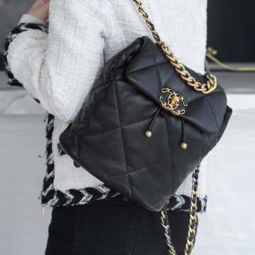 최고퀄 팬더샵 샤넬 19 백팩 샤이니 램스킨 & 골드 메탈 블랙