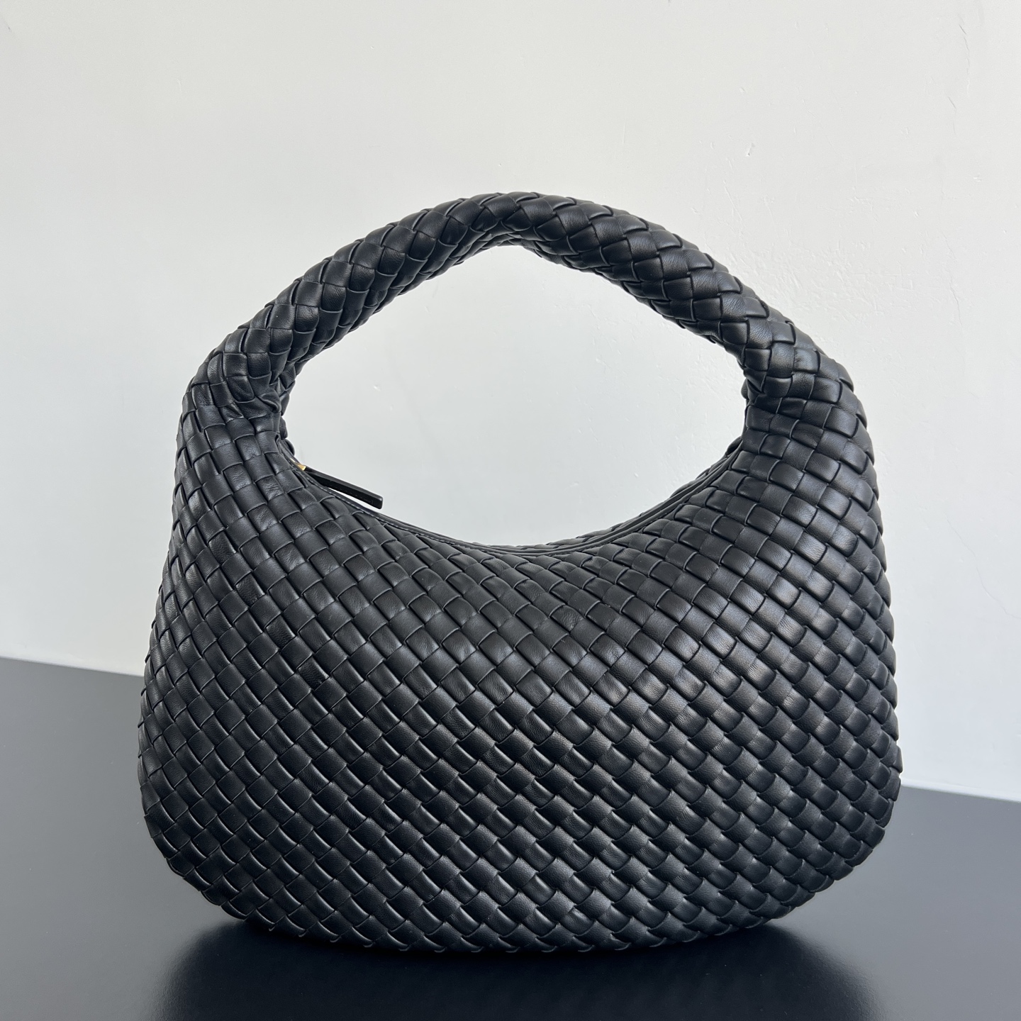 최고퀄 보테가베네타 미디엄 베네타 백 블랙 856737