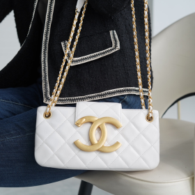 최고퀄 팬더샵 샤넬 CC 빅 로고 바게트 백 화이트 AS4611