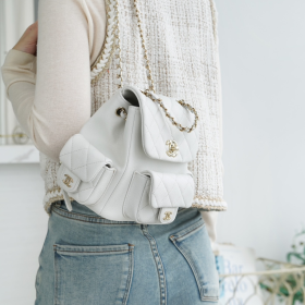 최고퀄 팬더샵 샤넬 듀마 캐비어 백팩 쓰리포켓 스몰 화이트 샴페인골드 AS4399