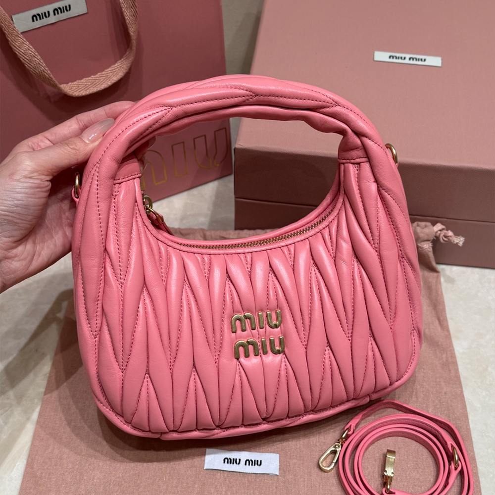최고퀄 미우미우 완더 마테라쎄 나파 가죽 호보 백 핑크