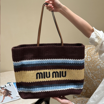 최고퀄 미우미우 라피아 효과 우븐 토트백